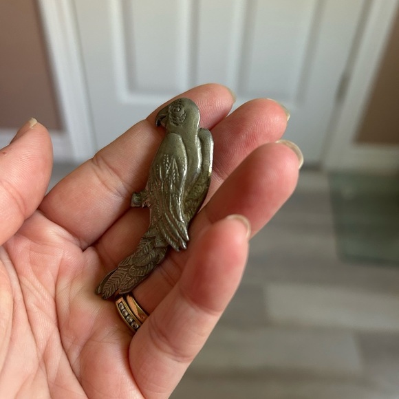 4/$50 Seagull 1986 pewter Silver Parrot Brooch 🦜 - Picture 5 of 8